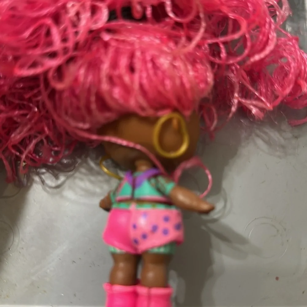 LOL Surprise! Supa Fly Remix Hair Flip Series Doll outfit can change up